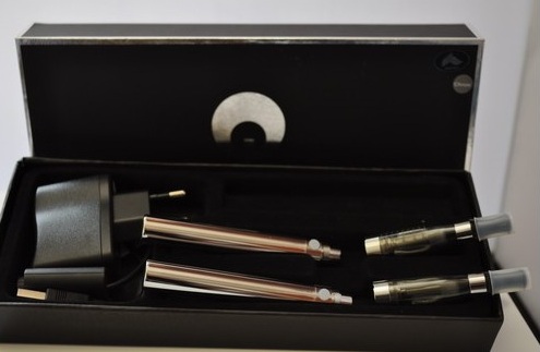 Kit eGo CE4 1100 mAh - 2 tigari electronice | Bonus 10ml e-lichid - imagine 2