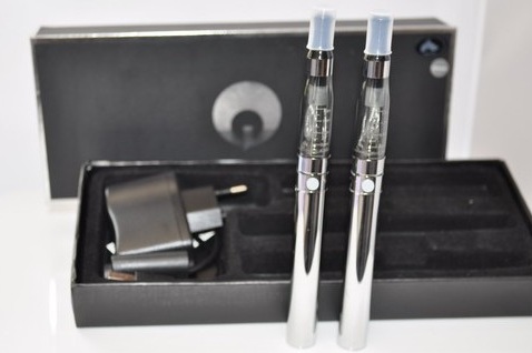 Kit eGo CE4 1100 mAh - 2 tigari electronice | Bonus 10ml e-lichid