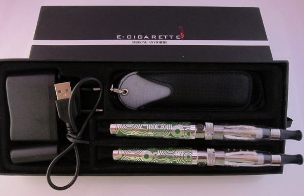 Kit doua tigari electronice CE5 Sailebao cu baterii funny green