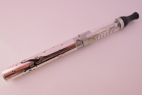 Tigara electronica eGo-Z ( Zodiac ) 900mah + Clearomizer T3(CE6) + 10ml e-lichid bonus